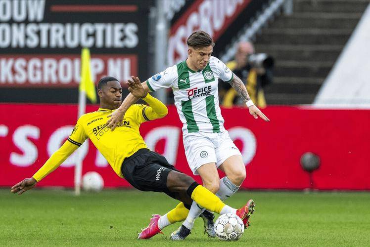 天津在防守 天津在防守