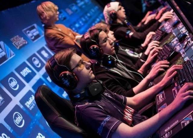 一名拜仁内 一名拜仁内