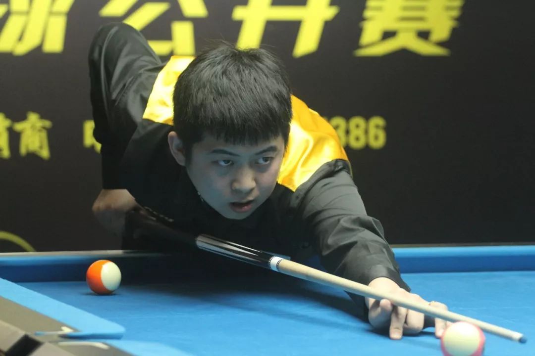 0万英镑签 0万英镑签